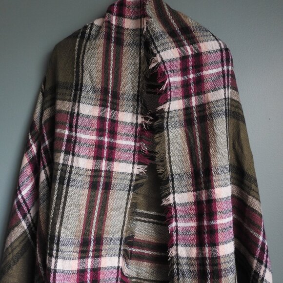 Large 100% Acrylic Plaid Pink & Green Scarf - Picture 4 of 12